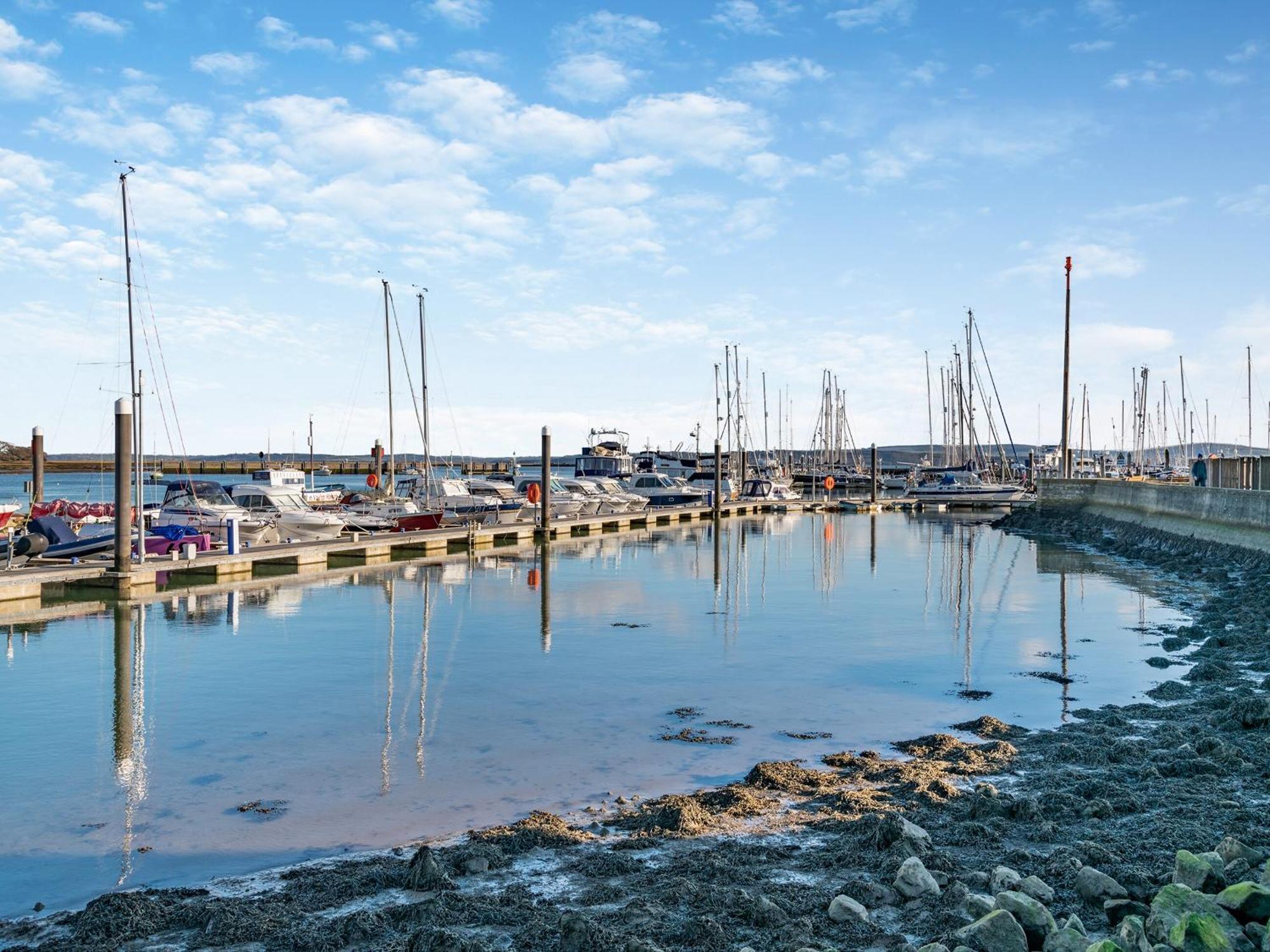 Kings Lea Villa Lymington Eksteriør billede